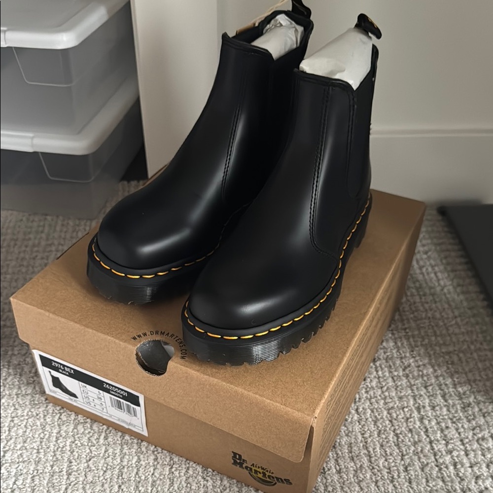 Dr. Martens Black Chelsea Bex Boots size 7 Brand New